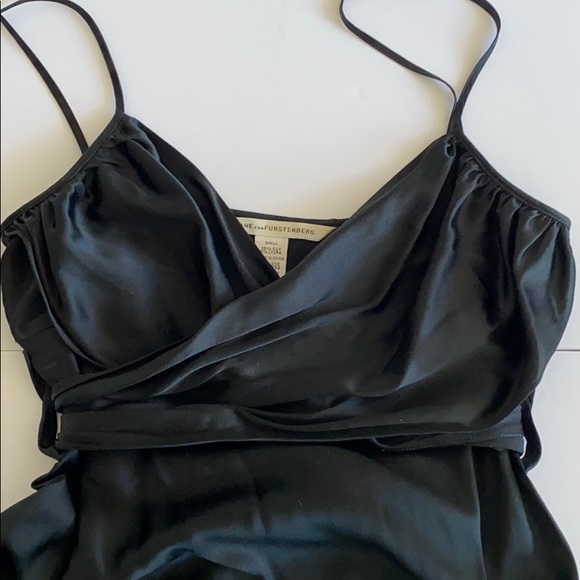 DVF silk Top SZ 4 - Picture 4 of 5